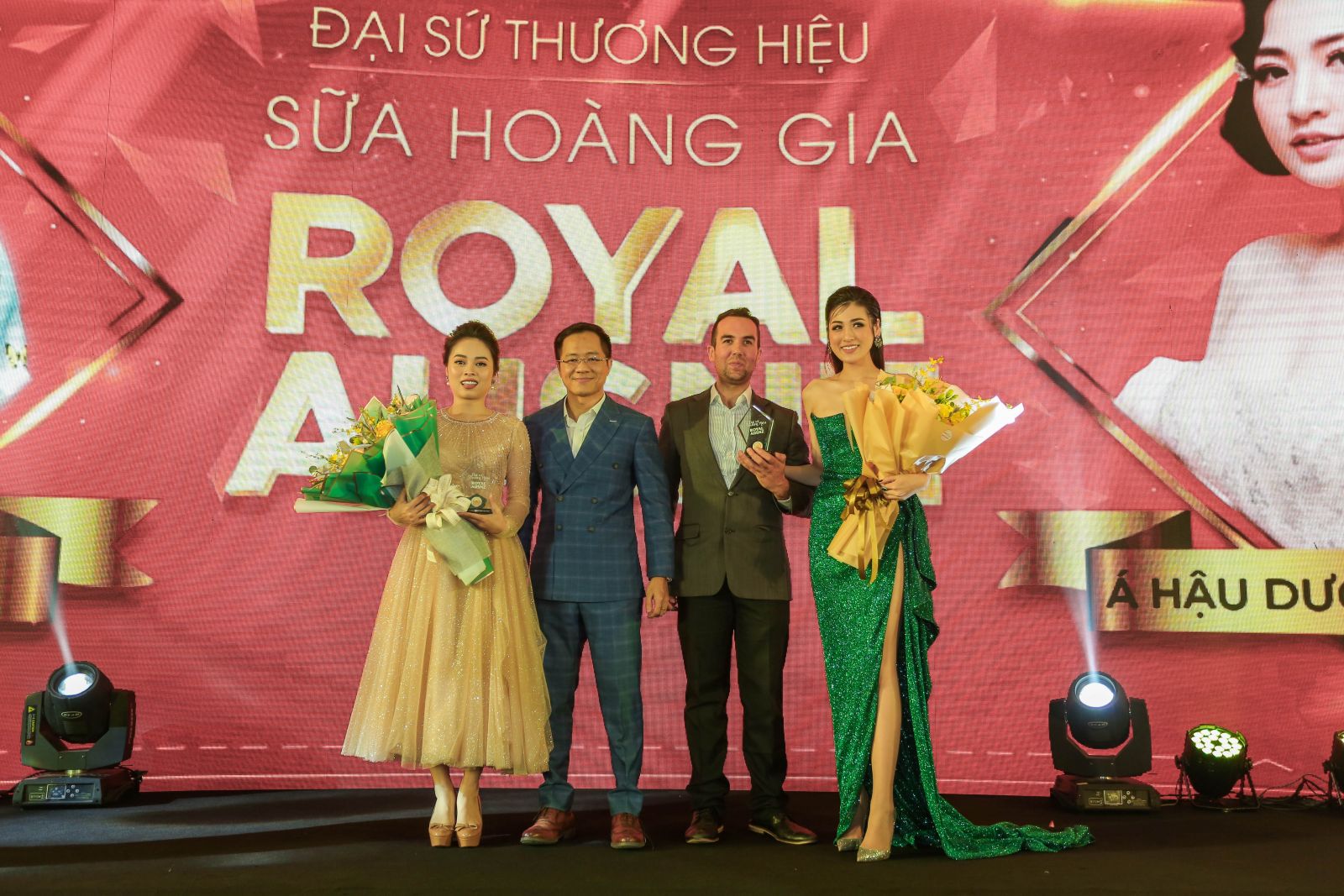 Hai Đại sức thương hiệu của Sữa Hoàng Gia: Á Hậu Dương Tú Anh và Hot Mom Hằng Túi