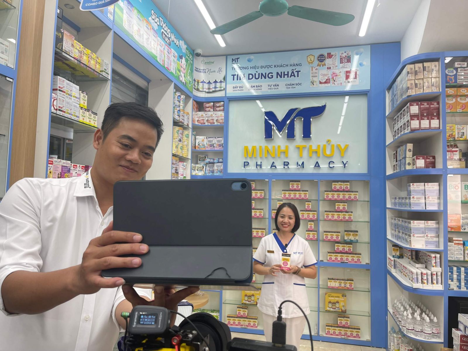Hậu trường quay chụp tại nhà thuốc Minh Thủy