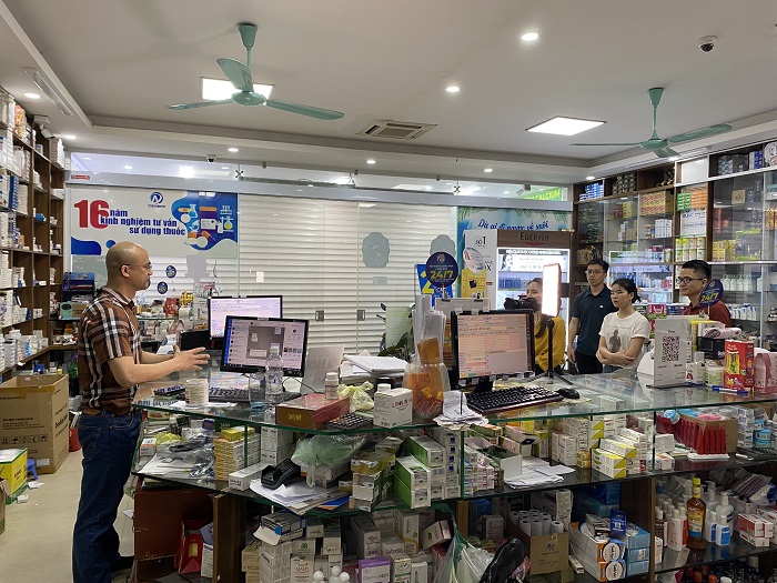 Hậu trường Kasom Media qauy chụp cho Nhà thuốc Á Đông