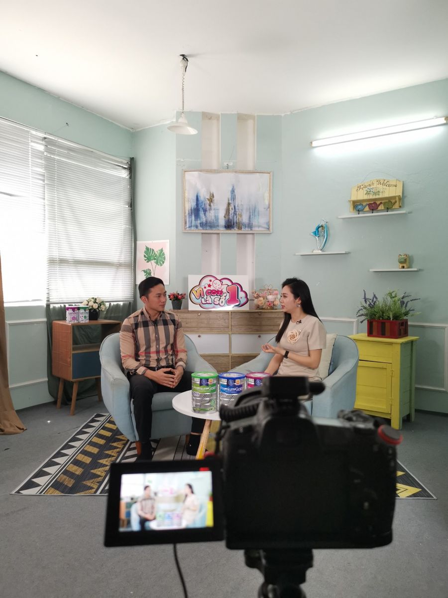 một số hình ảnh ghi lại được tại hậu trưởng buổi phát sóng series “Vì con là số 1”