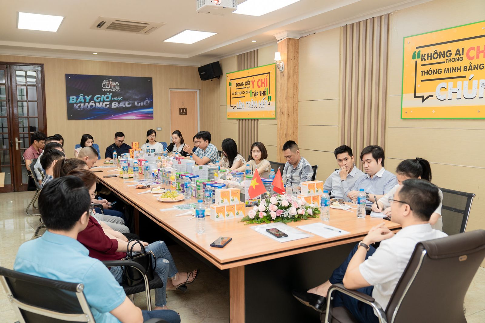 Sơ Kết 6 tháng đầu năm 2022 - Công tác triển khai phân phối Sữa Sạch Royal Ausnz - Vĩ Đại Và Lựa Chọn”