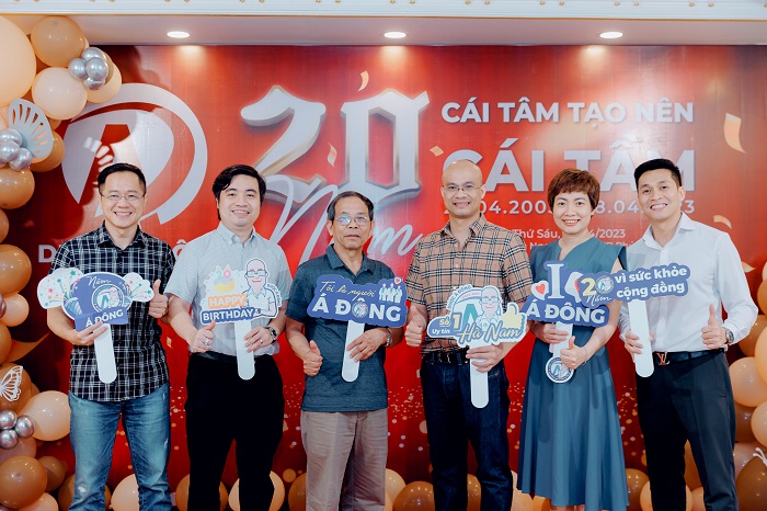 Sinh nhật Á Đông 20 tuổi